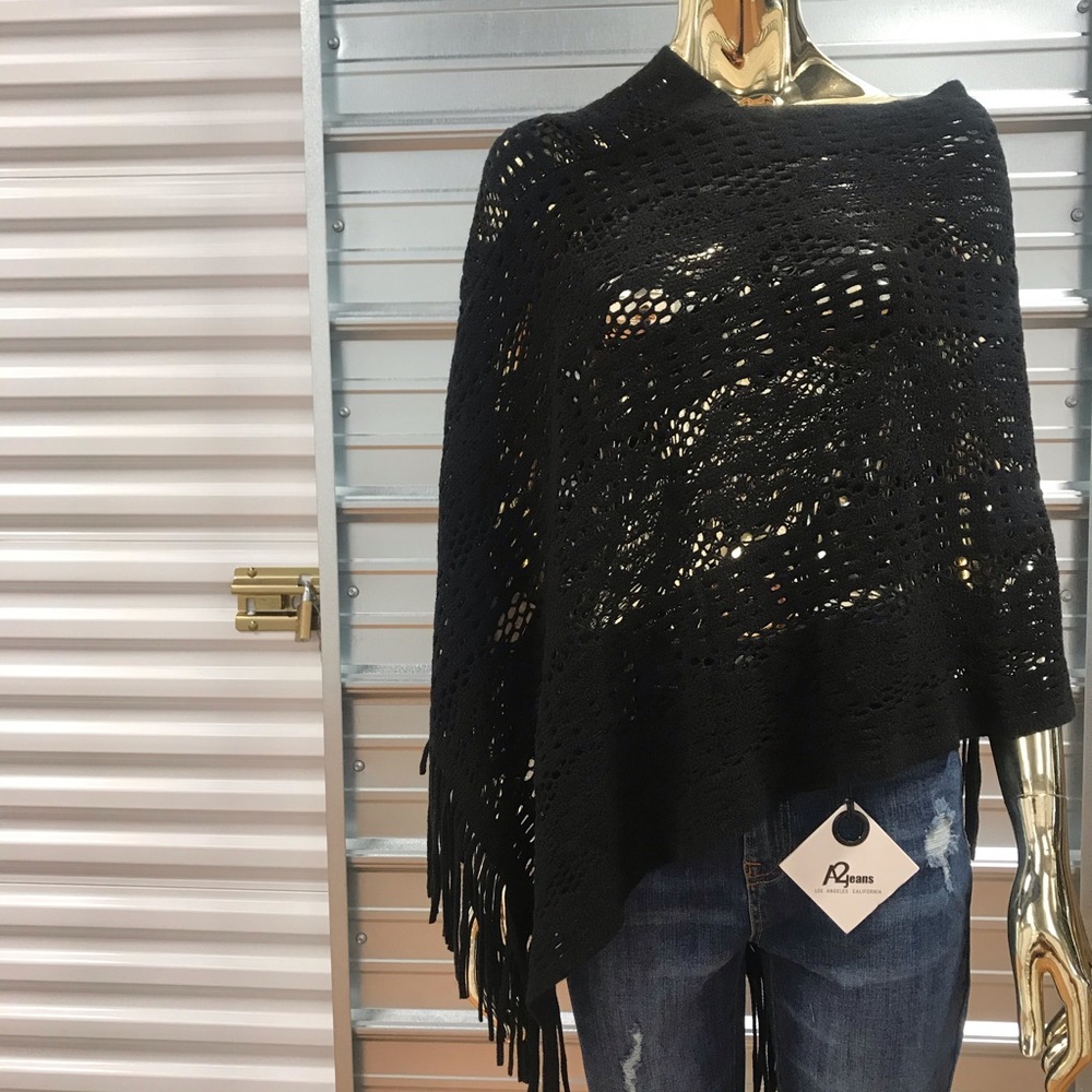 L.I.B. New York Poncho (black)